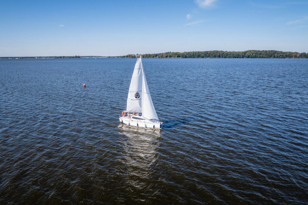 Czarter jachtu żaglowego na Zegrzu - Maxus 24 EVO