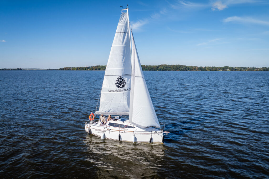 Czarter jachtu żaglowego na Zegrzu - Maxus 24 EVO
