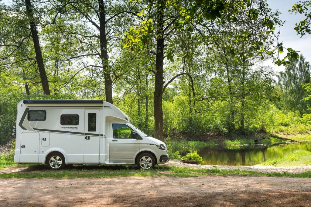 Kamper na wynajem - automat - 4 osoby - Warszawa, mazowieckie - Volkswagen Bulli T6.1 - Weinsberg X-Cursion 500 MQ